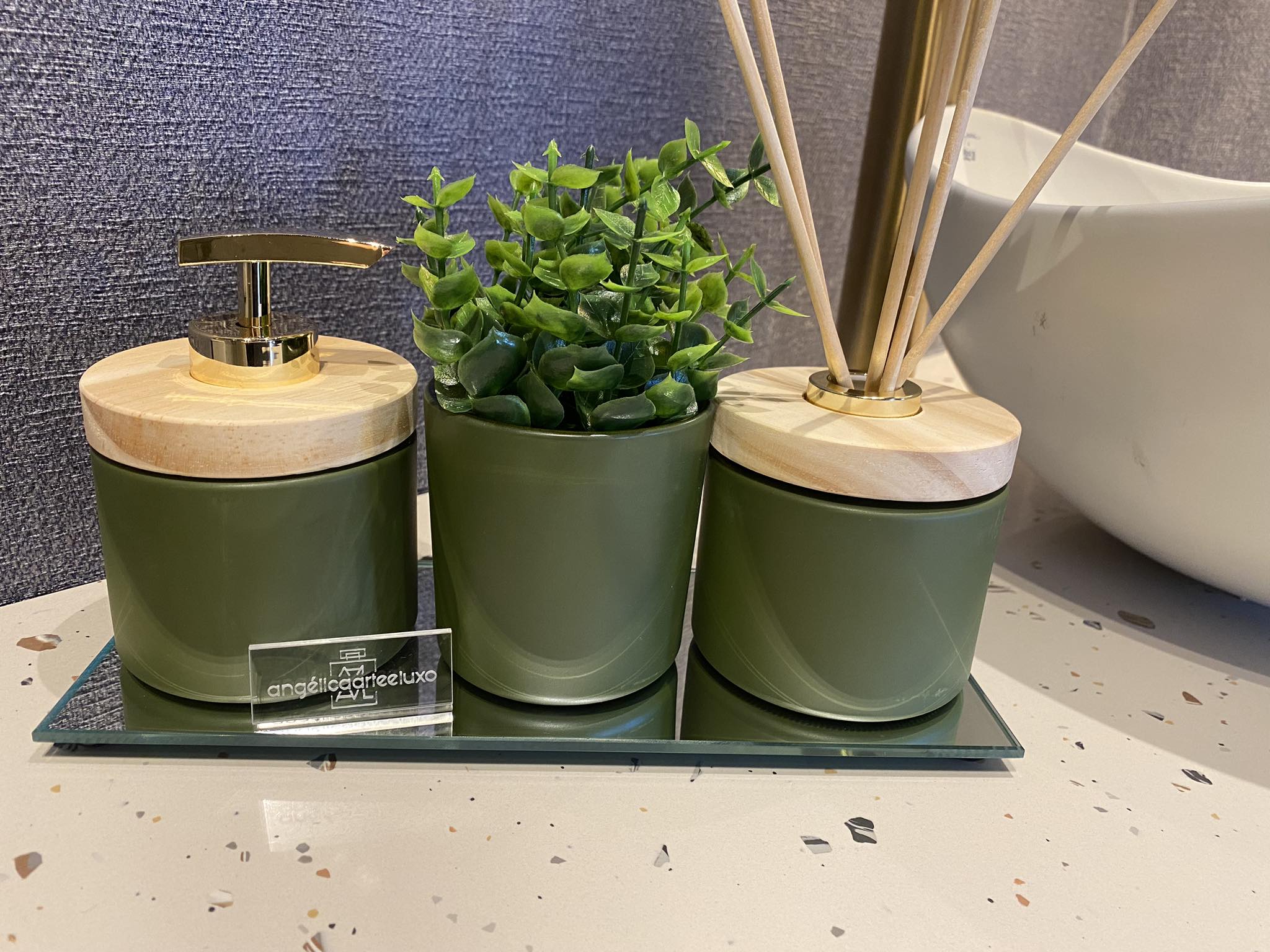 KIT DE LAVABO PARA BANHEIRO VERDE FOSCO MADEIRA COM ESSÊNCIA 