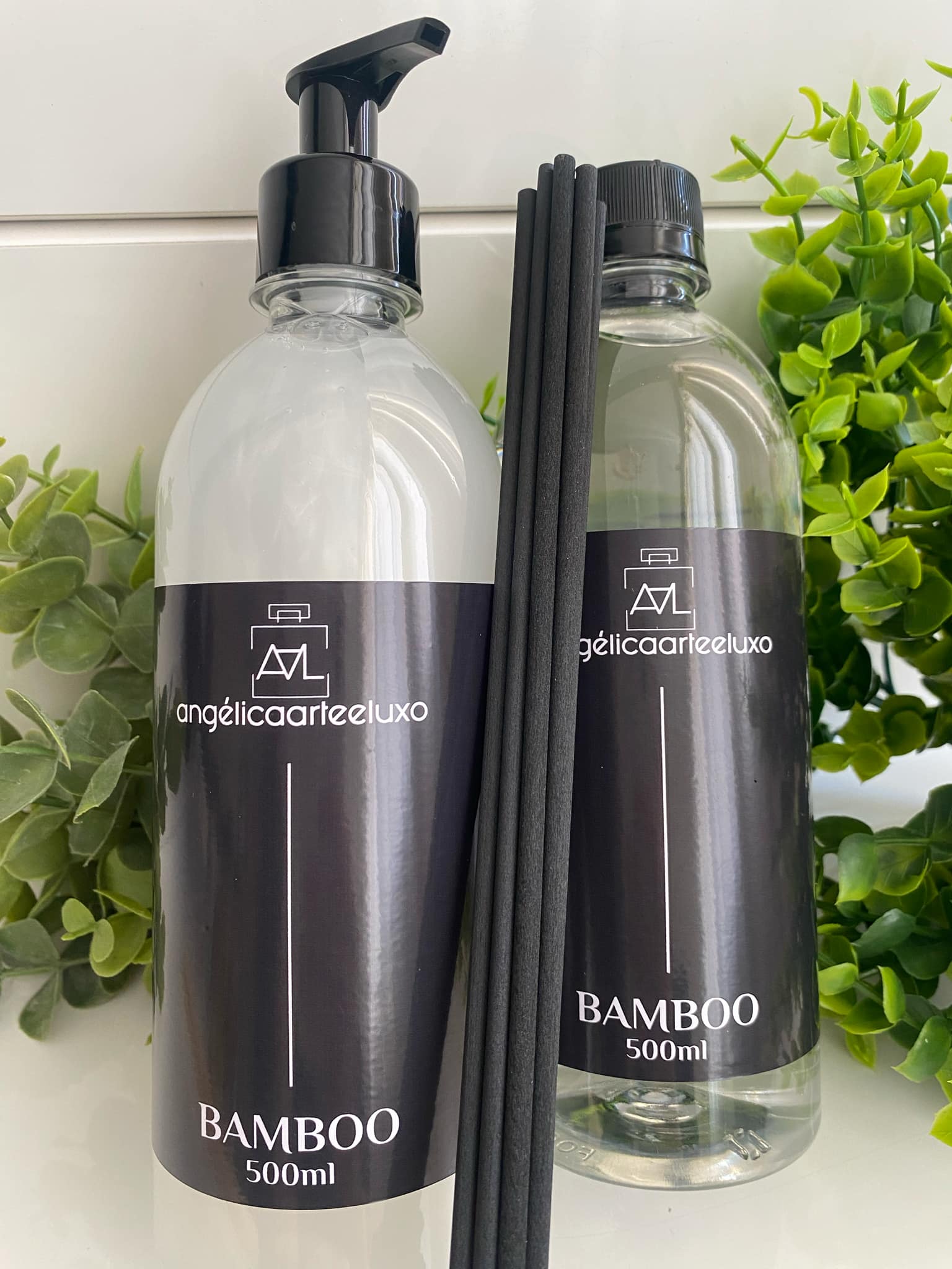 REFIL 500ML SABONETE LÍQUIDO E DIFUSOR DE AROMAS BAMBOO COM 10 VARETAS DIFUSORAS PRETAS