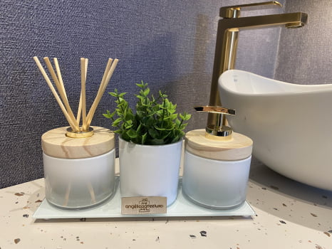 KIT DE LAVABO PARA BANHEIRO BRANCO DEGRADE MADEIRA E COM ESSÊNCIA